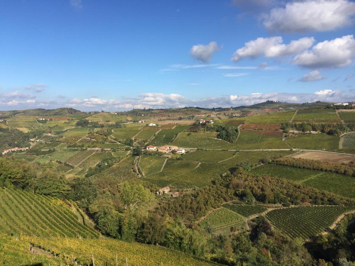 Agriturismo Finestre Di Langa Trezzo Tinella Exteriör bild